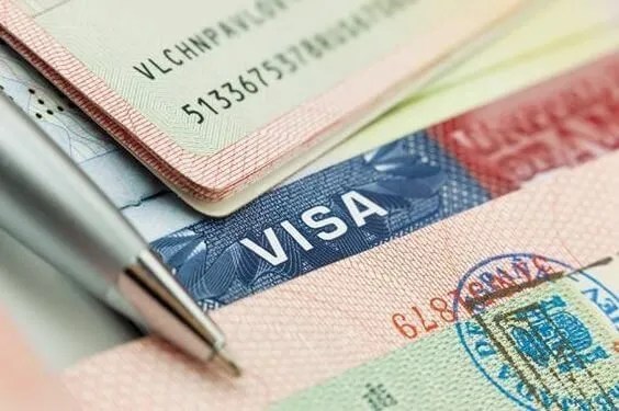 Cung cấp thông tin cá nhân để thực hiện đổi vé